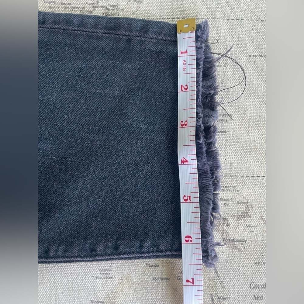 Levi’s 90s Gray/ Purple Wash High Rise Raw Hem Jeans Size 29 - Picture 13 of 14